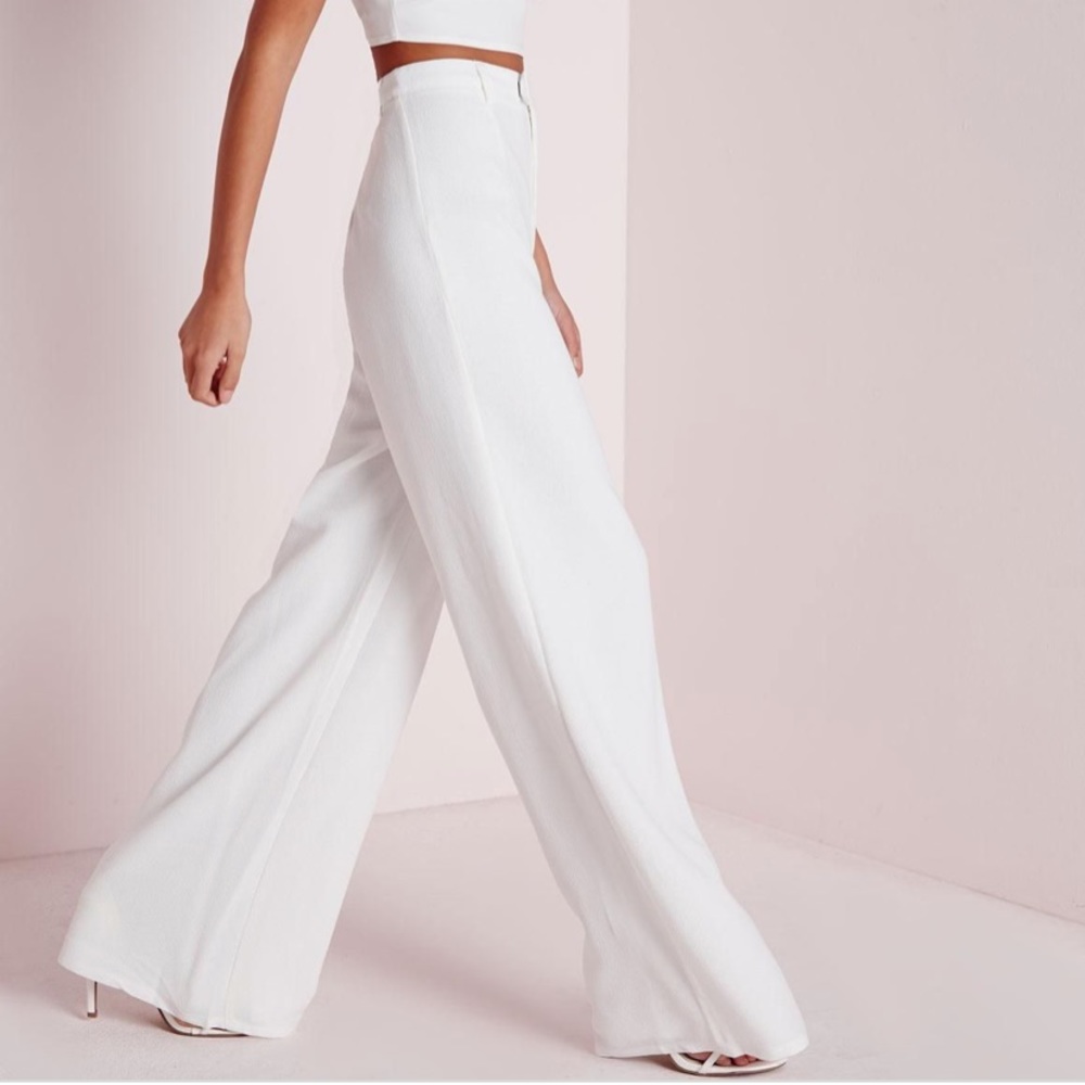 MISSGUIDED white wide leg pants. US size 10